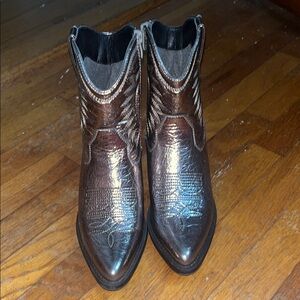Global Win Metallic Brown Western Boots NWOT